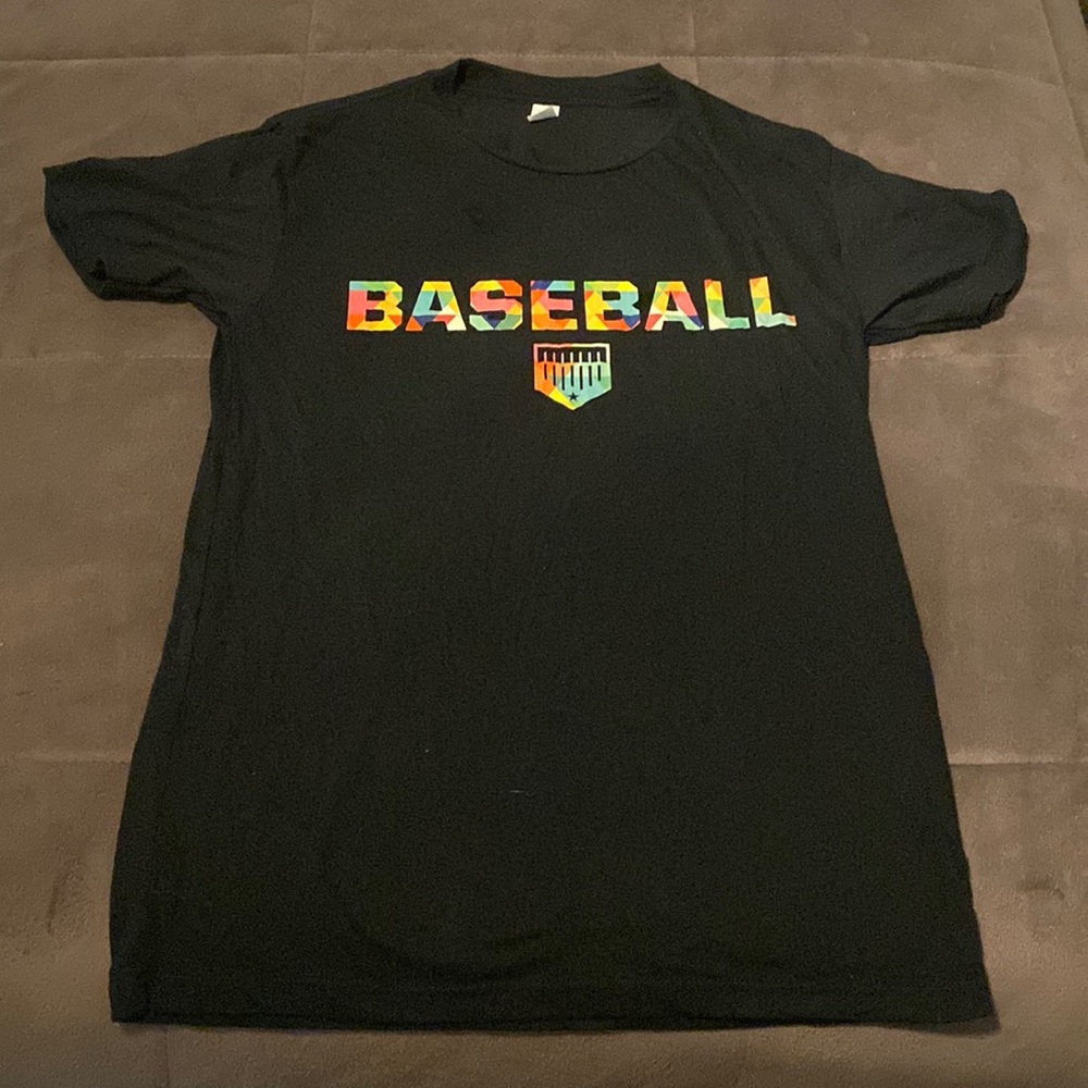 Plate Crate NWOT adult small shirt